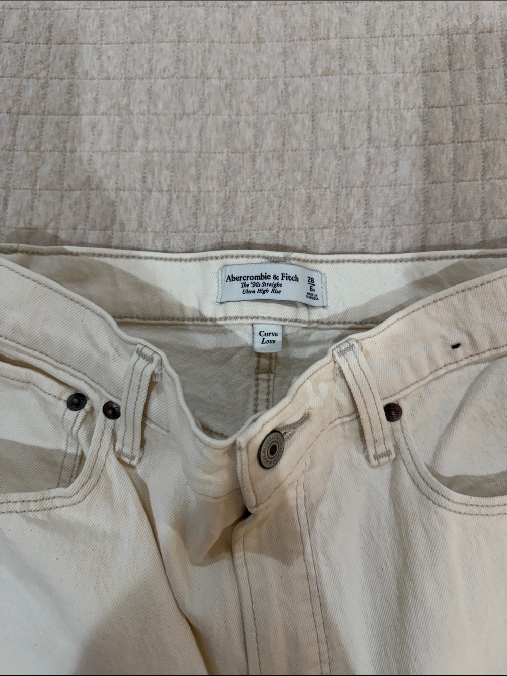 Abercrombie & Fitch Off-White High-Rise Straight Jeans - Picture 2 of 4